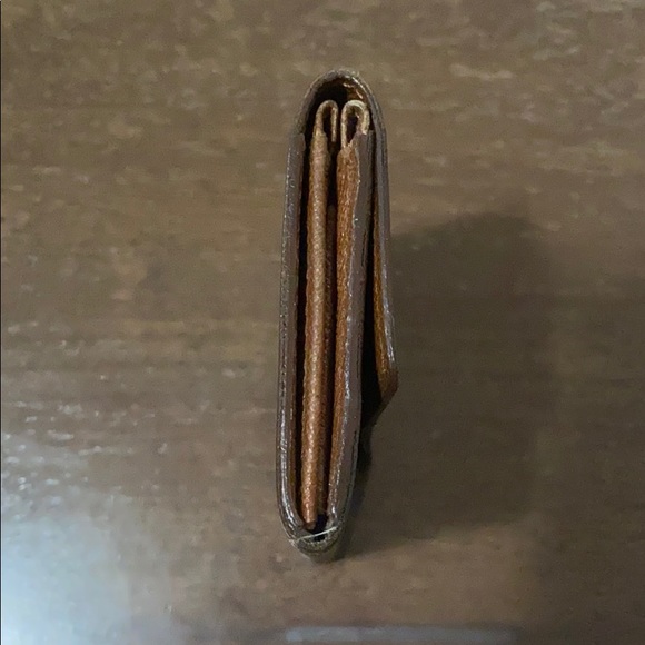 Pre-loved LV monogram card holder - Picture 3 of 9